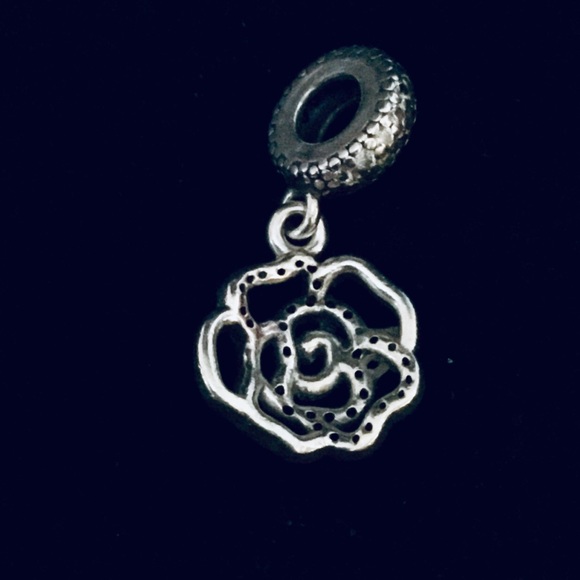 Pandora bracelet with flower charm - Picture 7 of 8